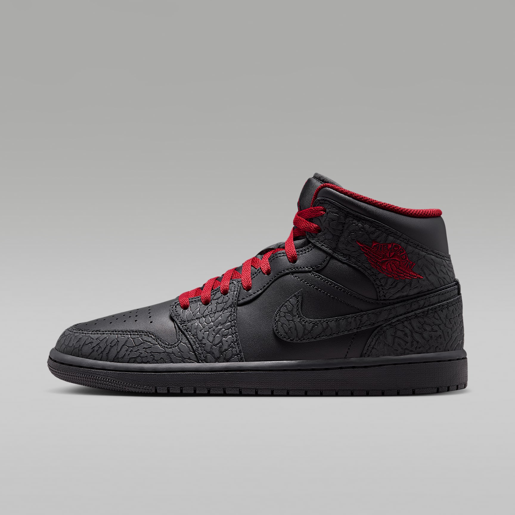 Air Jordan 1 Mid SE Schuh (Herren) – Schwarz/Schwarz/Tough Red