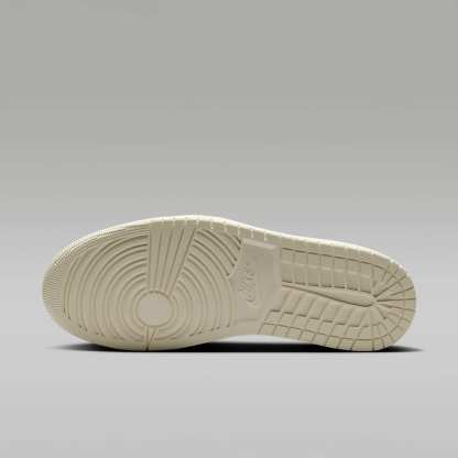 Air Jordan 1 Retro Low Schuh (Herren) – Sail/University Red/Sail
