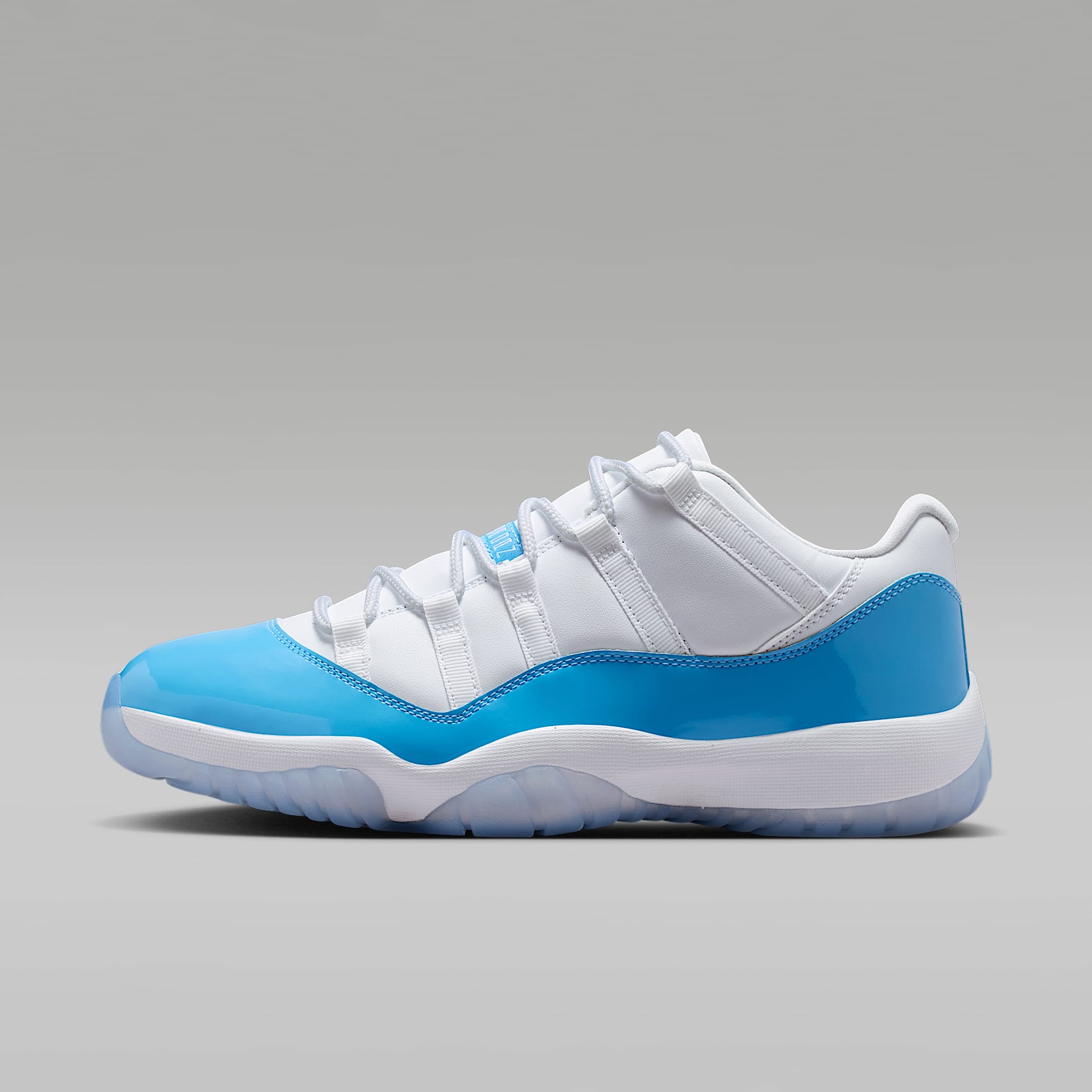 Air Jordan 11 Retro Low "University Blue" Schuh (Herren) – Weiß/Schwarz/University Blue