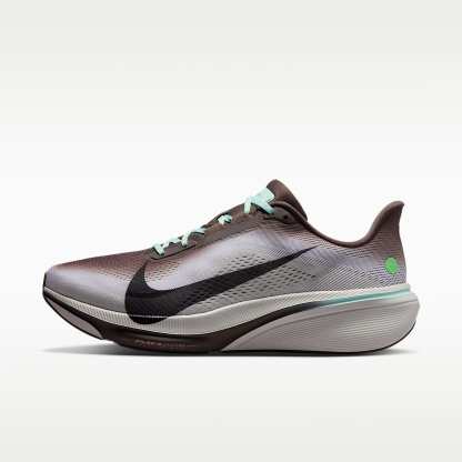 Nike Pegasus 42 Straßenlaufschuh (Herren) – Ironstone/Sea Glass/Arctic Green/Schwarz