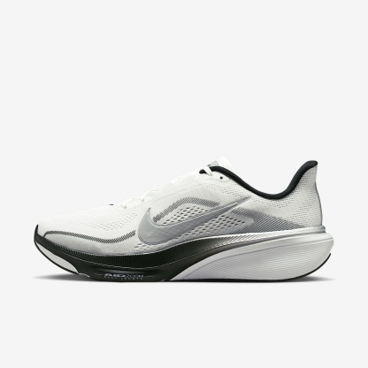 Nike Pegasus 42 Straßenlaufschuh (Herren) – Summit White/Photon Dust/Schwarz/Metallic Silver
