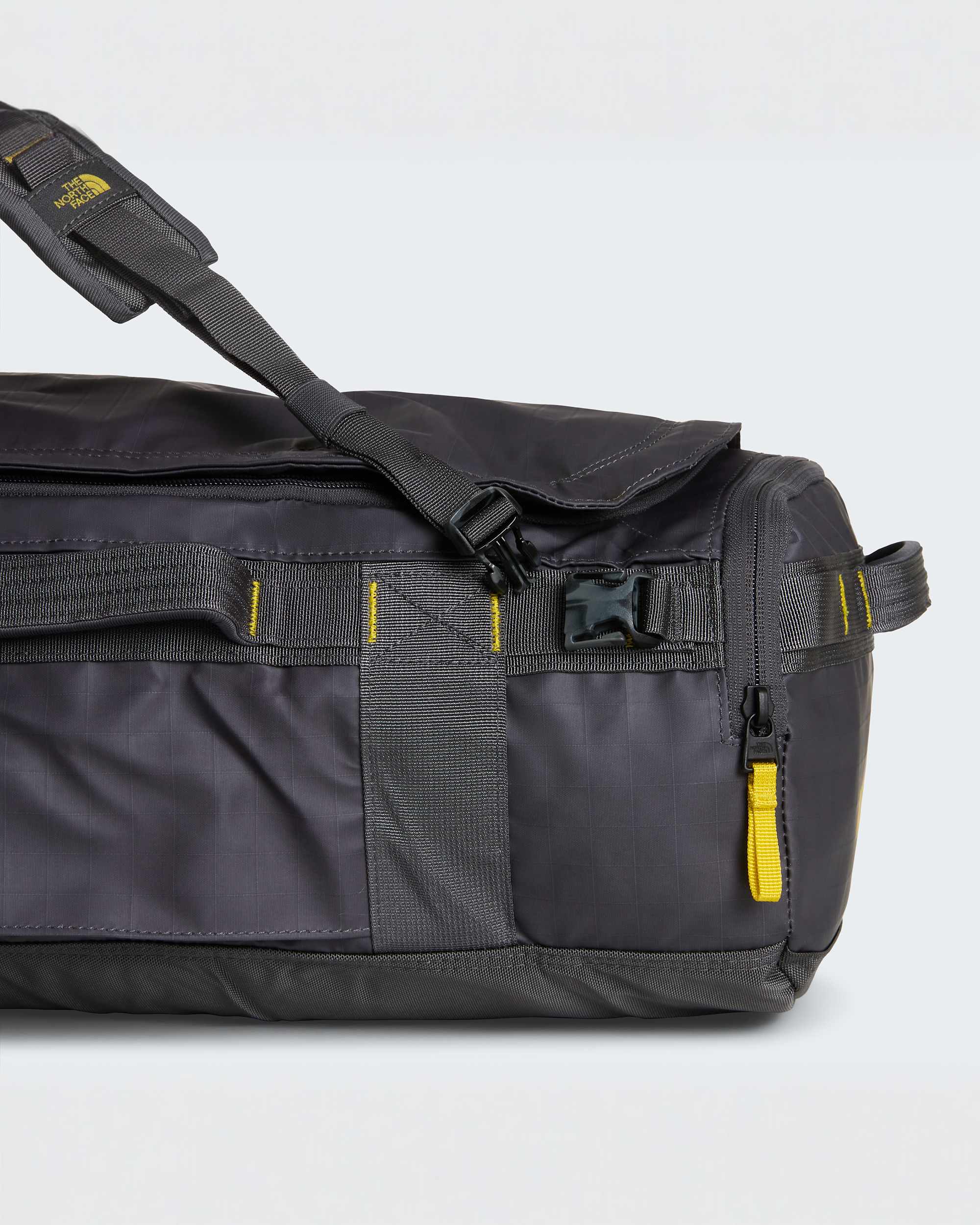 Base Camp Voyager Duffel-Tasche 32 Liter – Anthracite Grey-Pigment Yellow