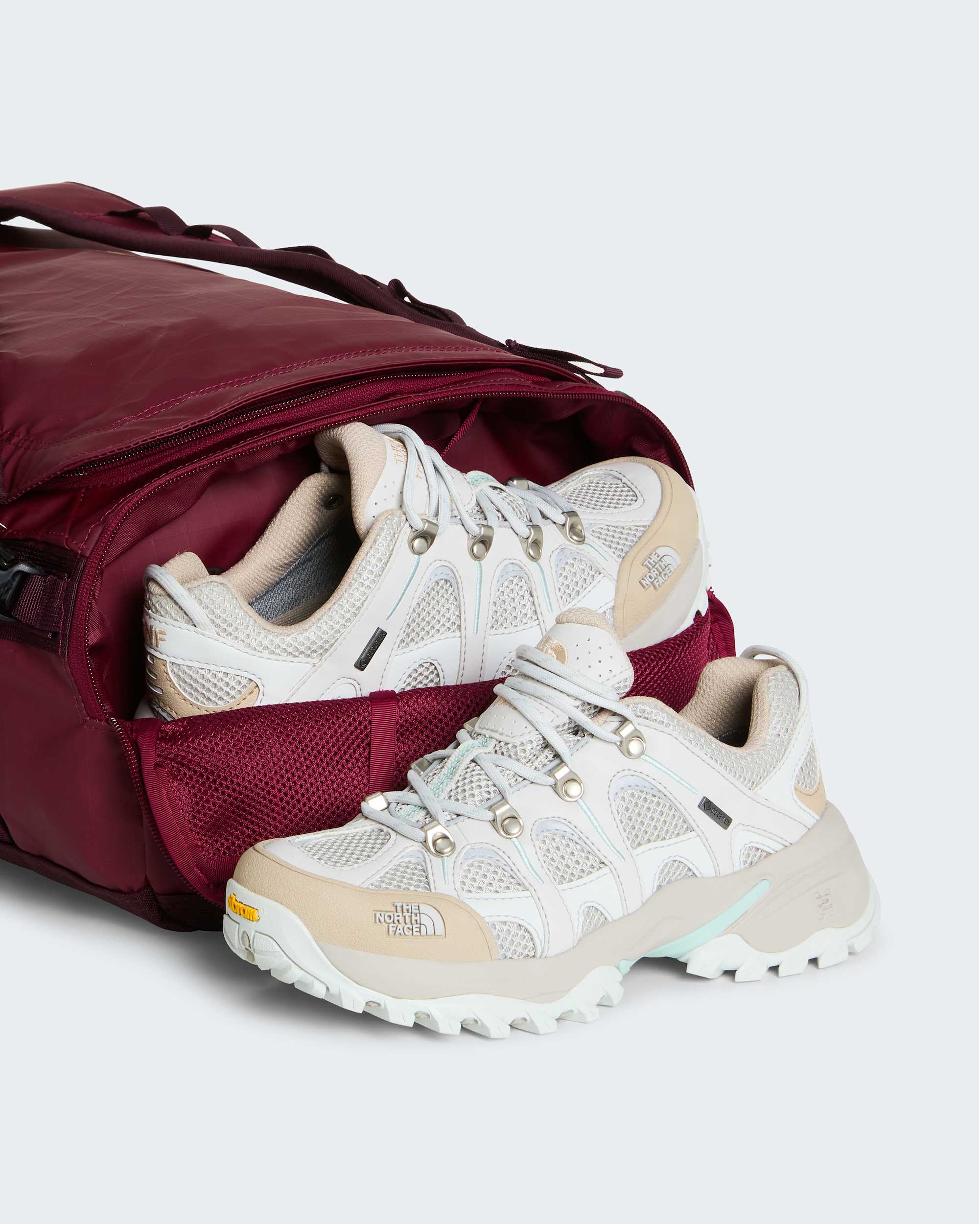 Base Camp Voyager Duffel-Tasche 32 Liter – Burgundy Crush-Deep Burgundy-Lali Guran