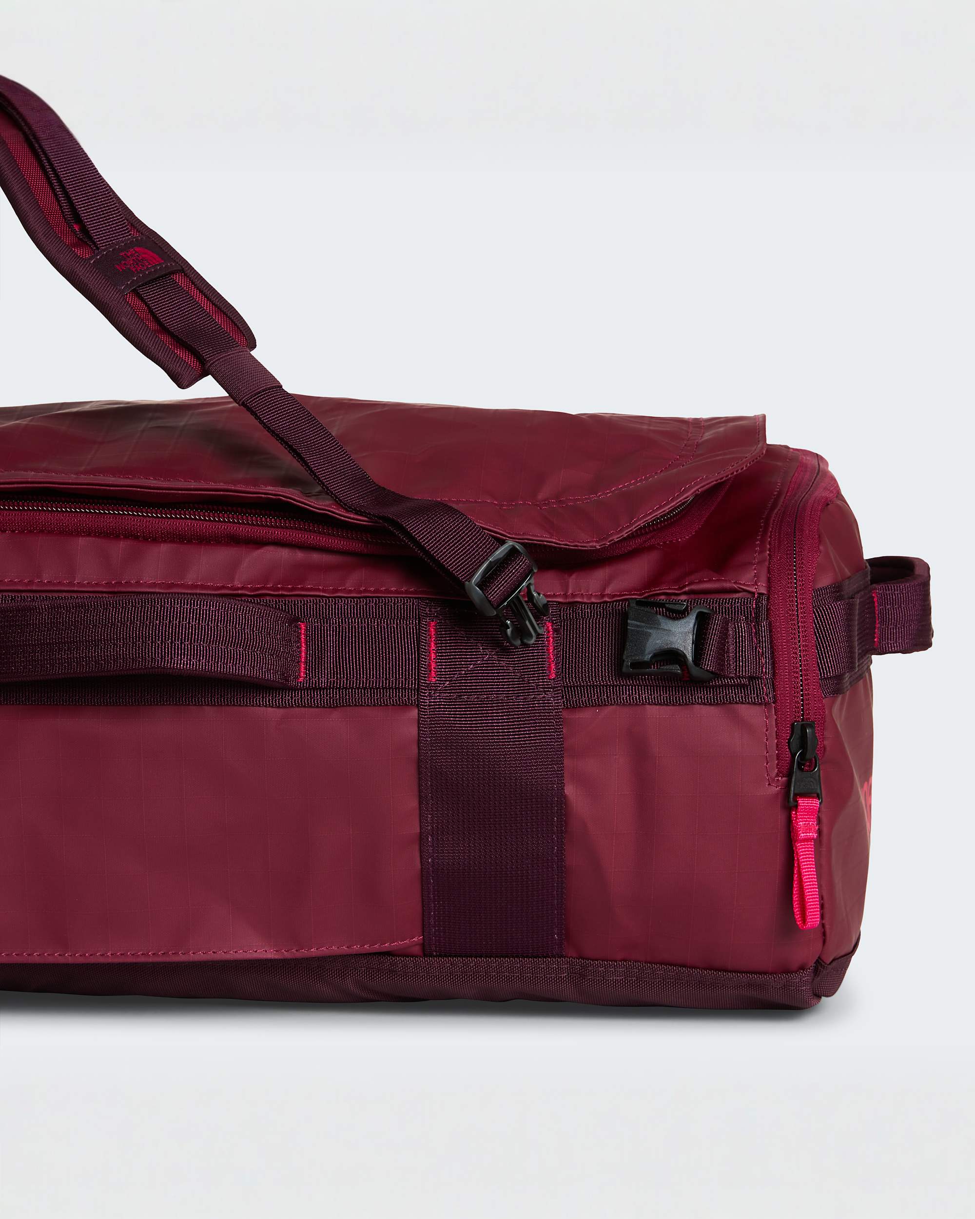 Base Camp Voyager Duffel-Tasche 32 Liter – Burgundy Crush-Deep Burgundy-Lali Guran