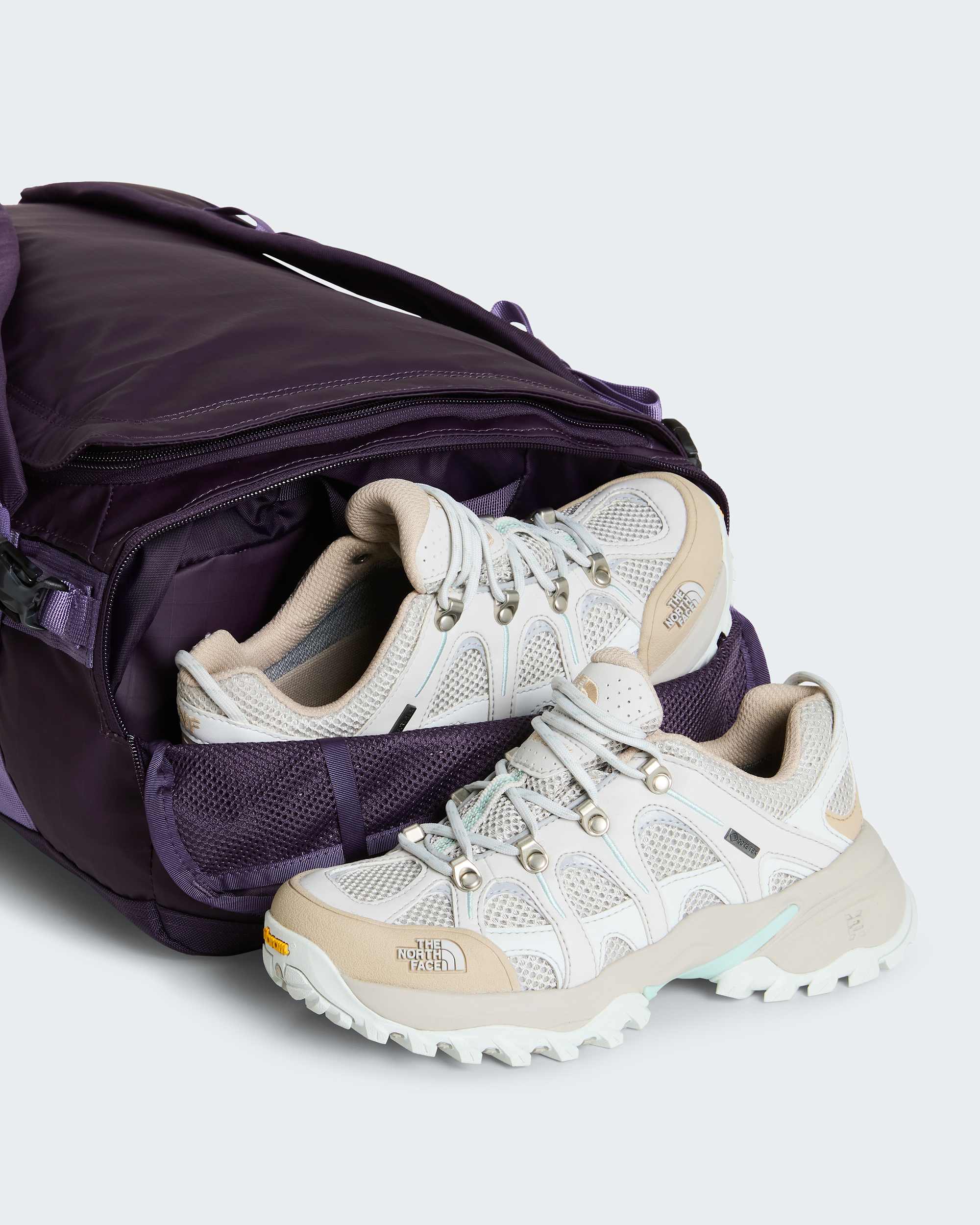 Base Camp Voyager Duffel-Tasche 32 Liter – Endless Dusk-Grounded Plum