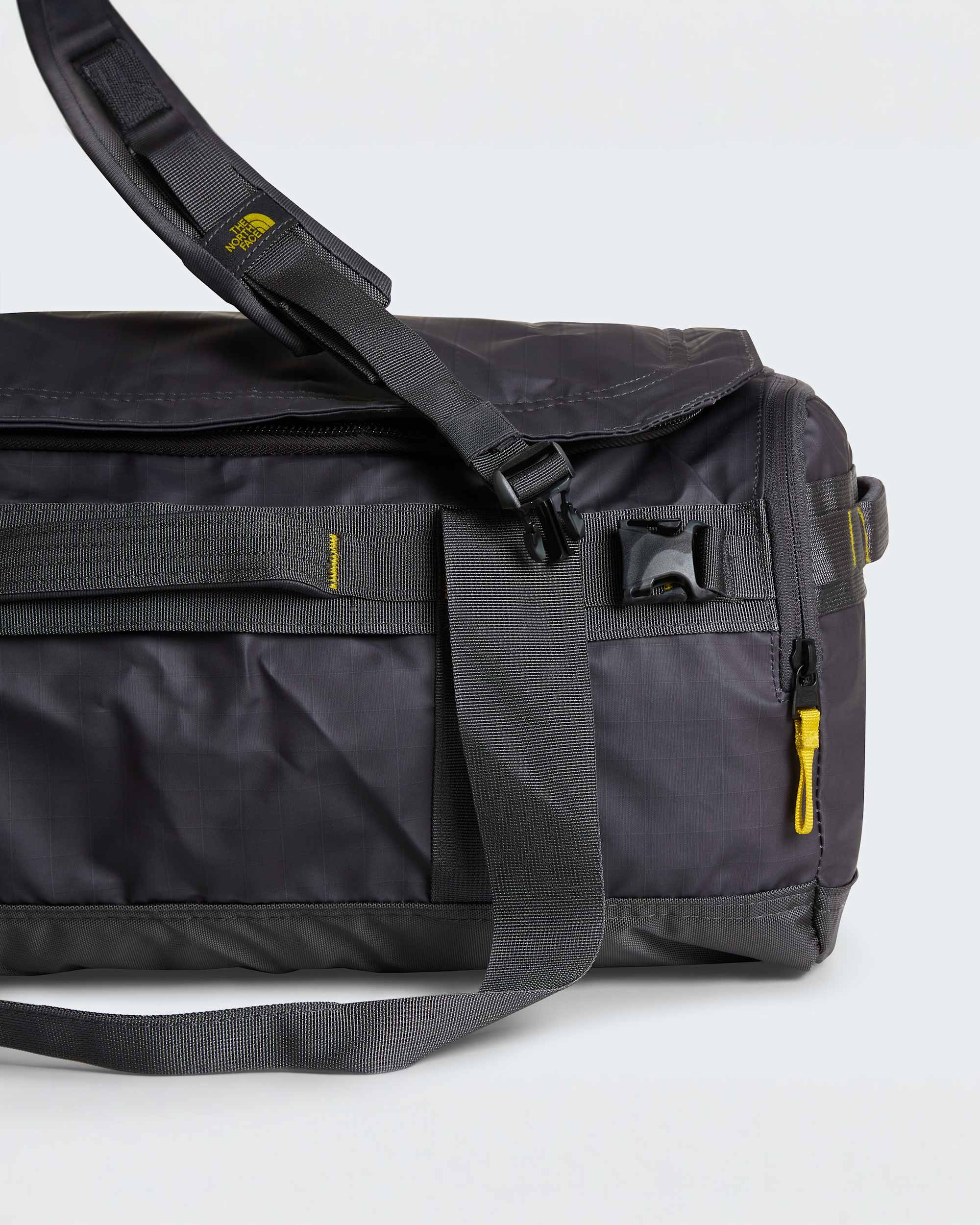 Base Camp Voyager 42-Liter-Duffel-Tasche – Anthracite Grey-Pigment Yellow