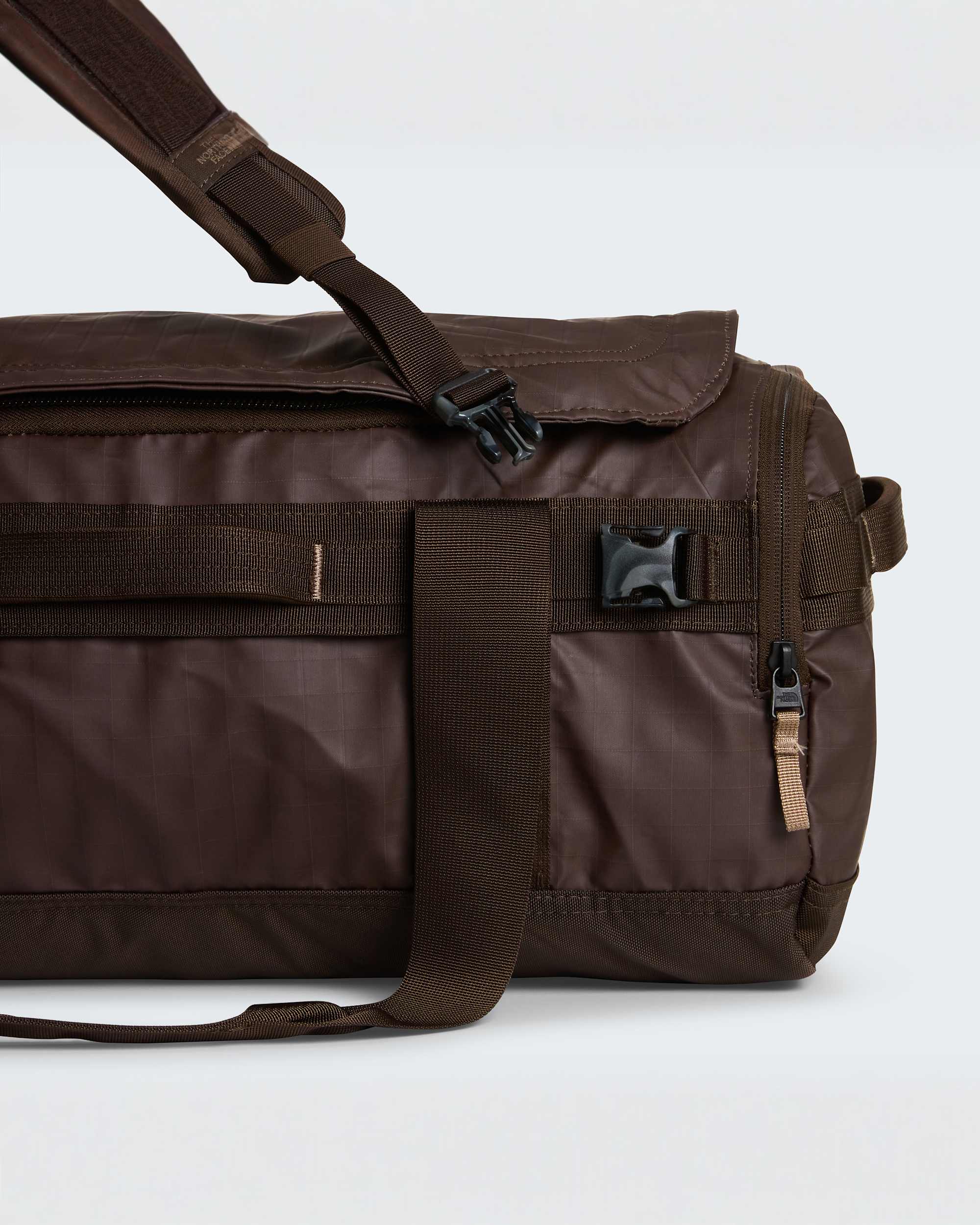 Base Camp Voyager 42-Liter-Duffel-Tasche – Dark Chestnut-Garnet