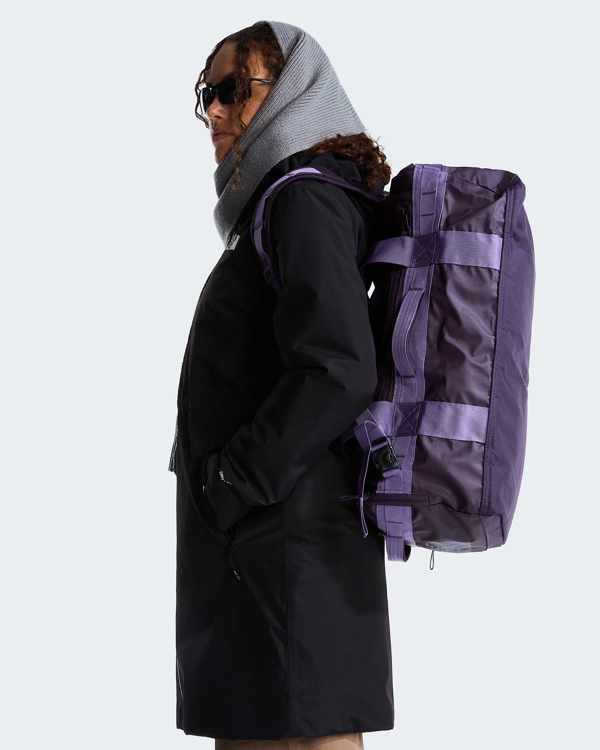 Base Camp Voyager 42-Liter-Duffel-Tasche – Endless Dusk-Grounded Plum