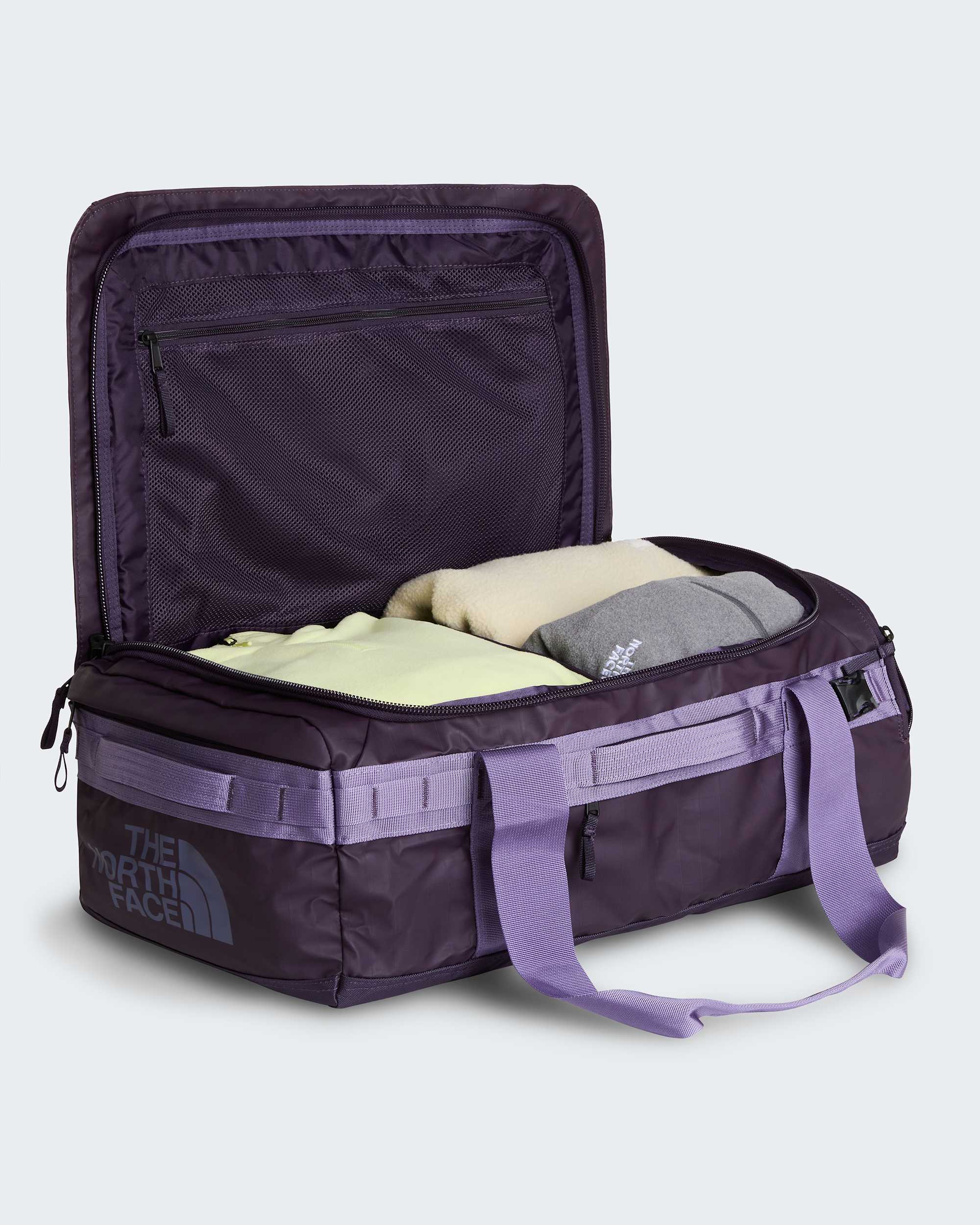 Base Camp Voyager 42-Liter-Duffel-Tasche – Endless Dusk-Grounded Plum