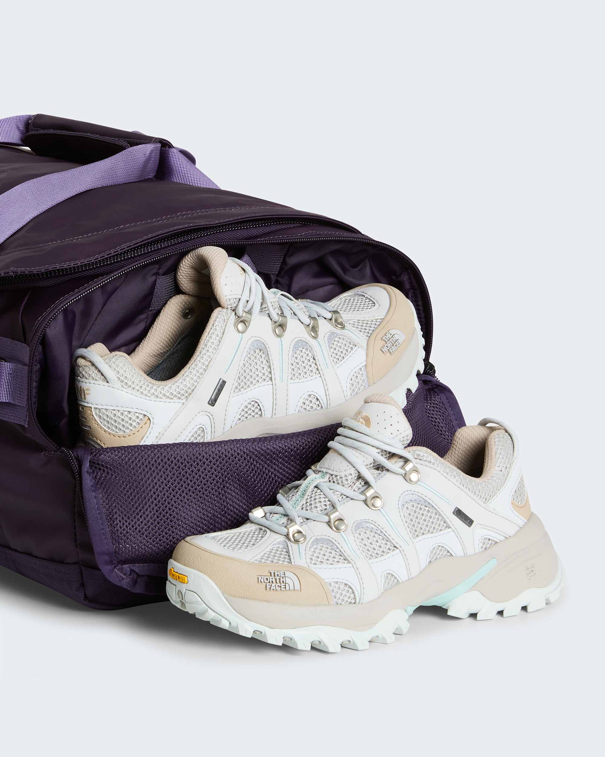 Base Camp Voyager 42-Liter-Duffel-Tasche – Endless Dusk-Grounded Plum