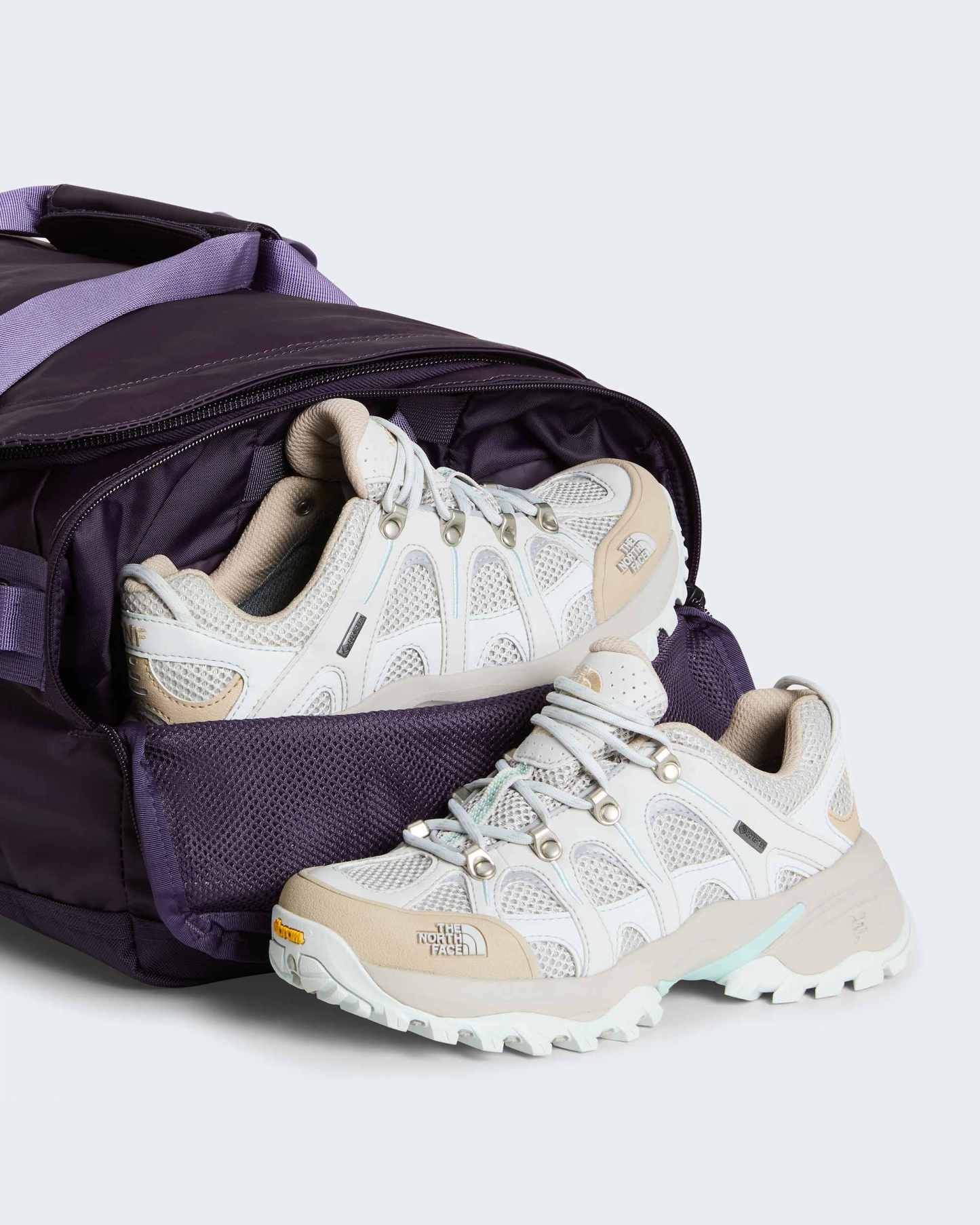 Base Camp Voyager 42-Liter-Duffel-Tasche – Endless Dusk-Grounded Plum