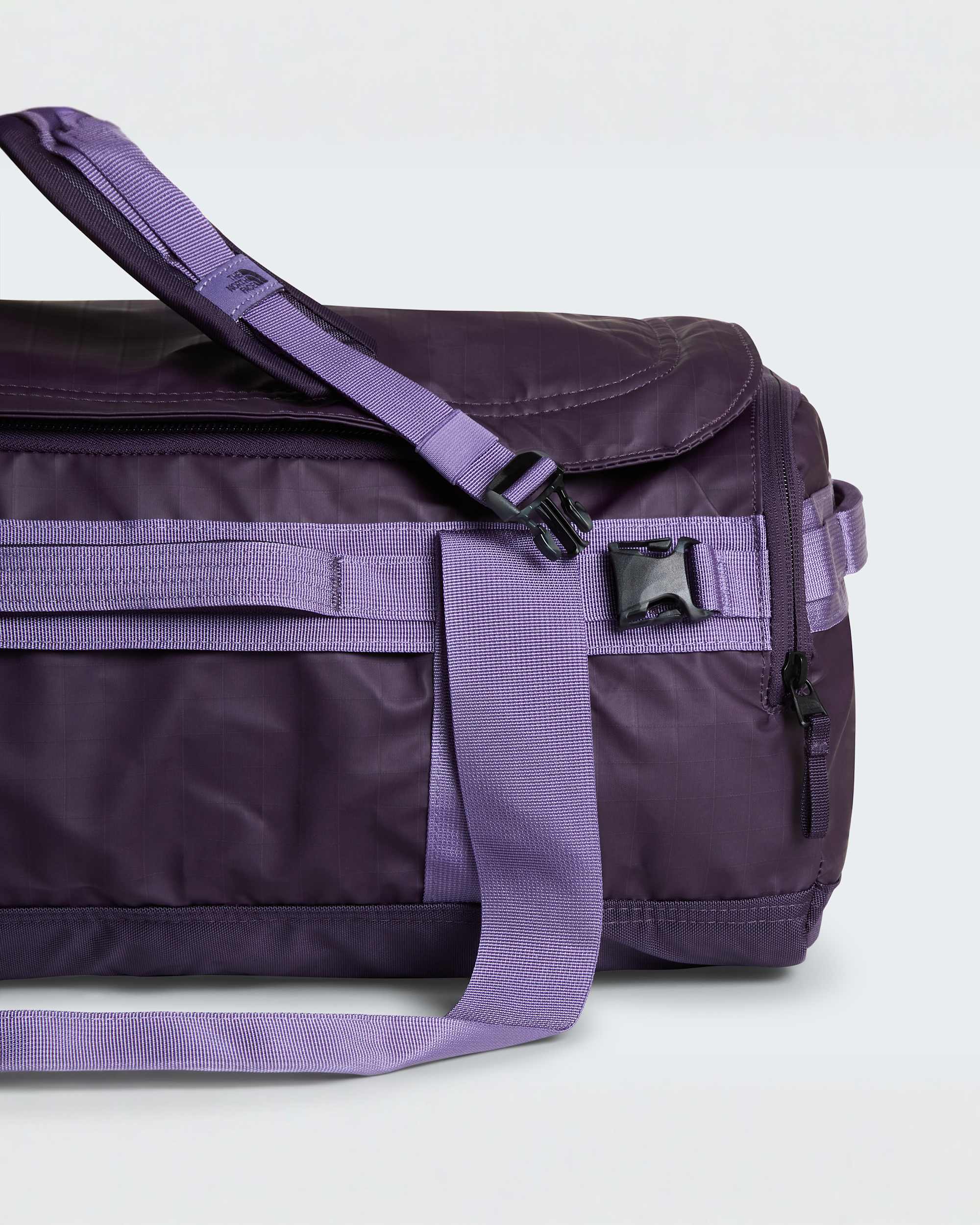 Base Camp Voyager 42-Liter-Duffel-Tasche – Endless Dusk-Grounded Plum