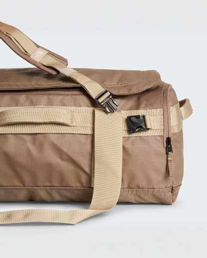 Base Camp Voyager 42-Liter-Duffel-Tasche – Garnet-Timeless Taupe