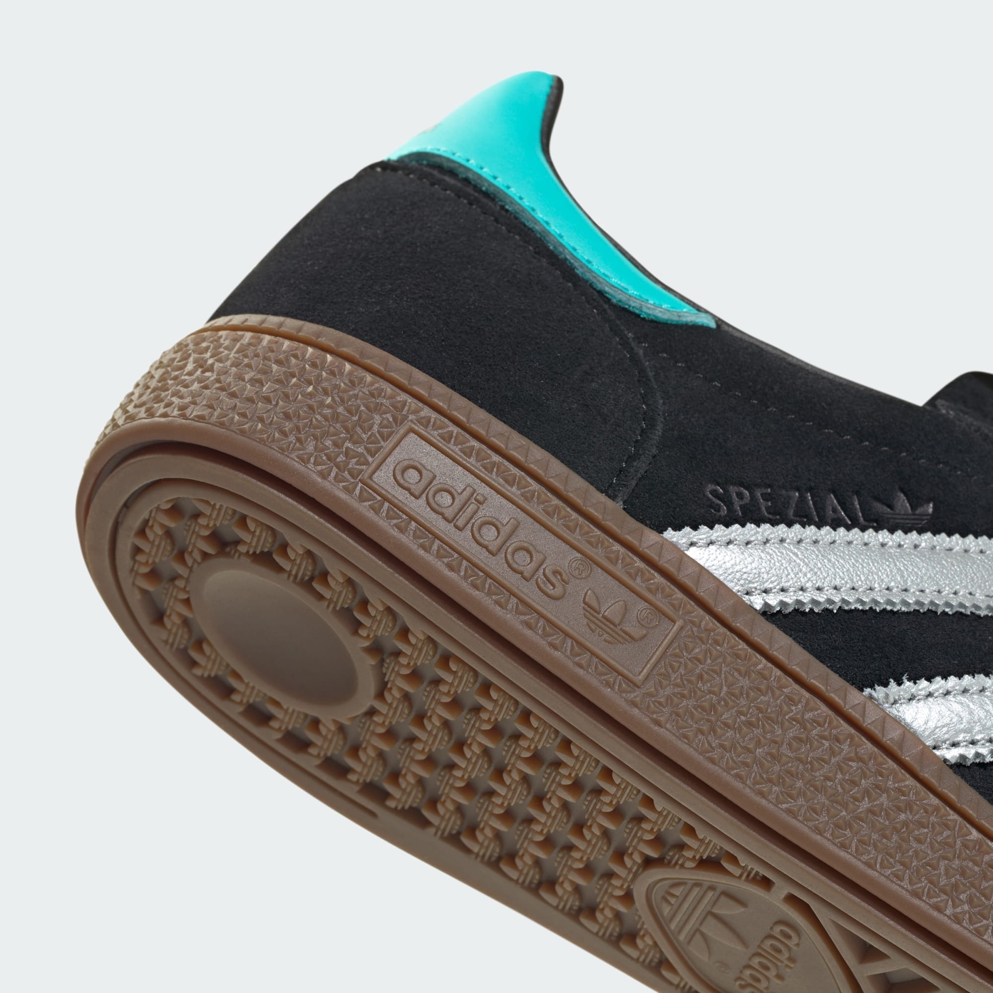 HANDBALL SPEZIAL MERCEDES SCHUH – Core Black / Silver Metallic / Gum – KJ1185