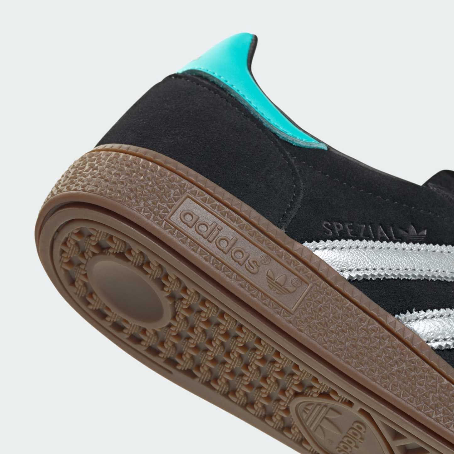 HANDBALL SPEZIAL MERCEDES SCHUH – Core Black / Silver Metallic / Gum – KJ1185