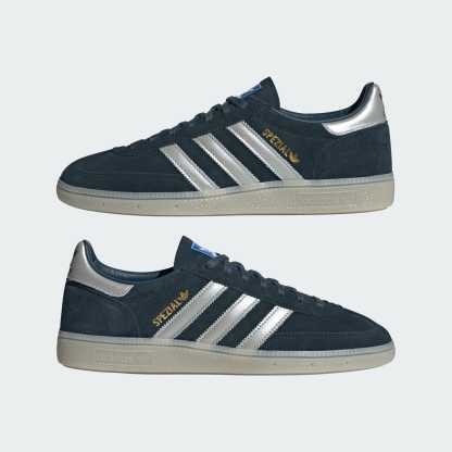 HANDBALL SPEZIAL MIG SCHUH – Arctic Night / Silver Metallic / Mist Stone – KK4953