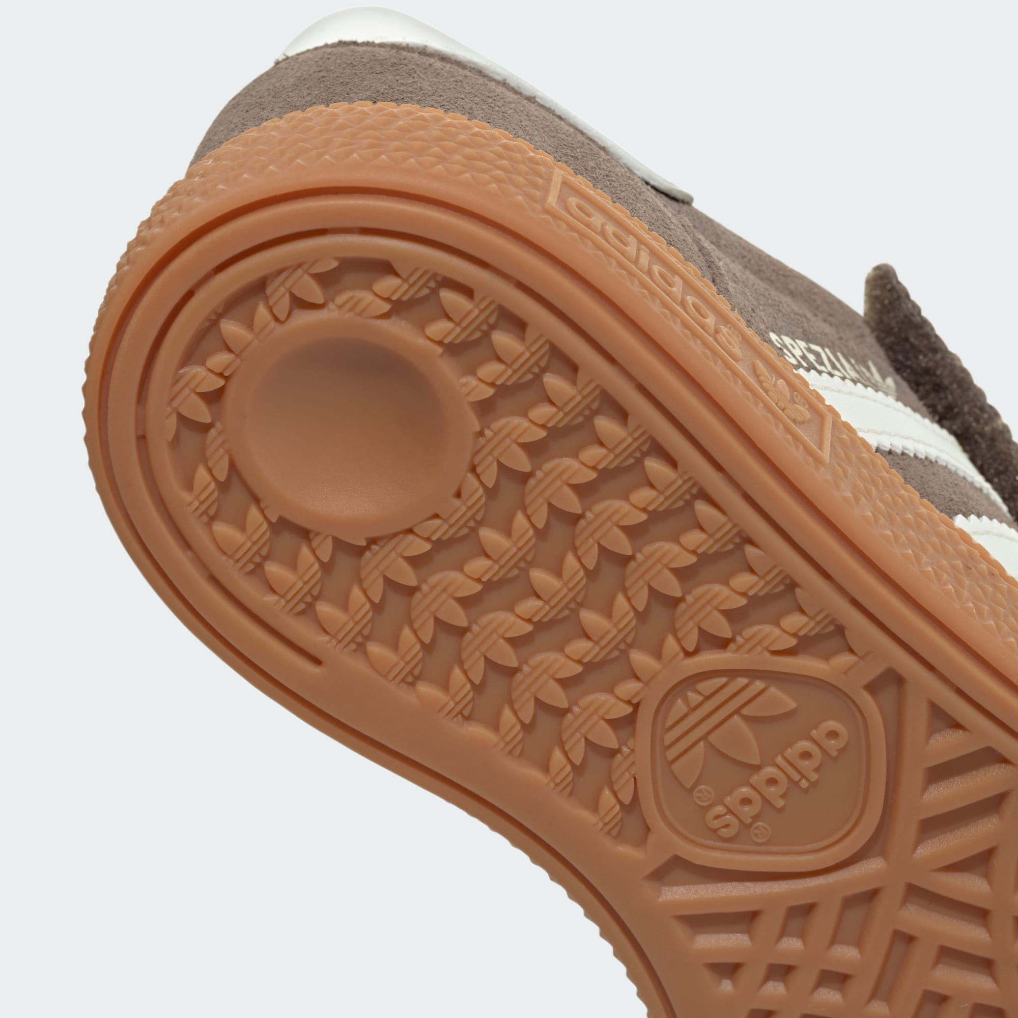 HANDBALL SPEZIAL SCHUH, KOMFORTVERSCHLUSS, ELASTISCHE SCHNÜRSENKEL – Earth Strata / Off White / Gum – LA4008