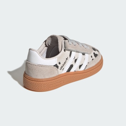 HANDBALL SPEZIAL SCHUH, KOMFORTVERSCHLUSS, ELASTISCHE SCHNÜRSENKEL – Grey One / Cloud White / Crystal White – KI5640