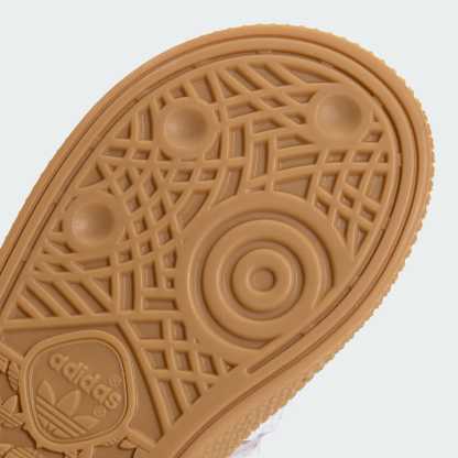 HANDBALL SPEZIAL SCHUH, KOMFORTVERSCHLUSS, ELASTISCHE SCHNÜRSENKEL – Ice Lavender / Cloud White / Gum – LA4014