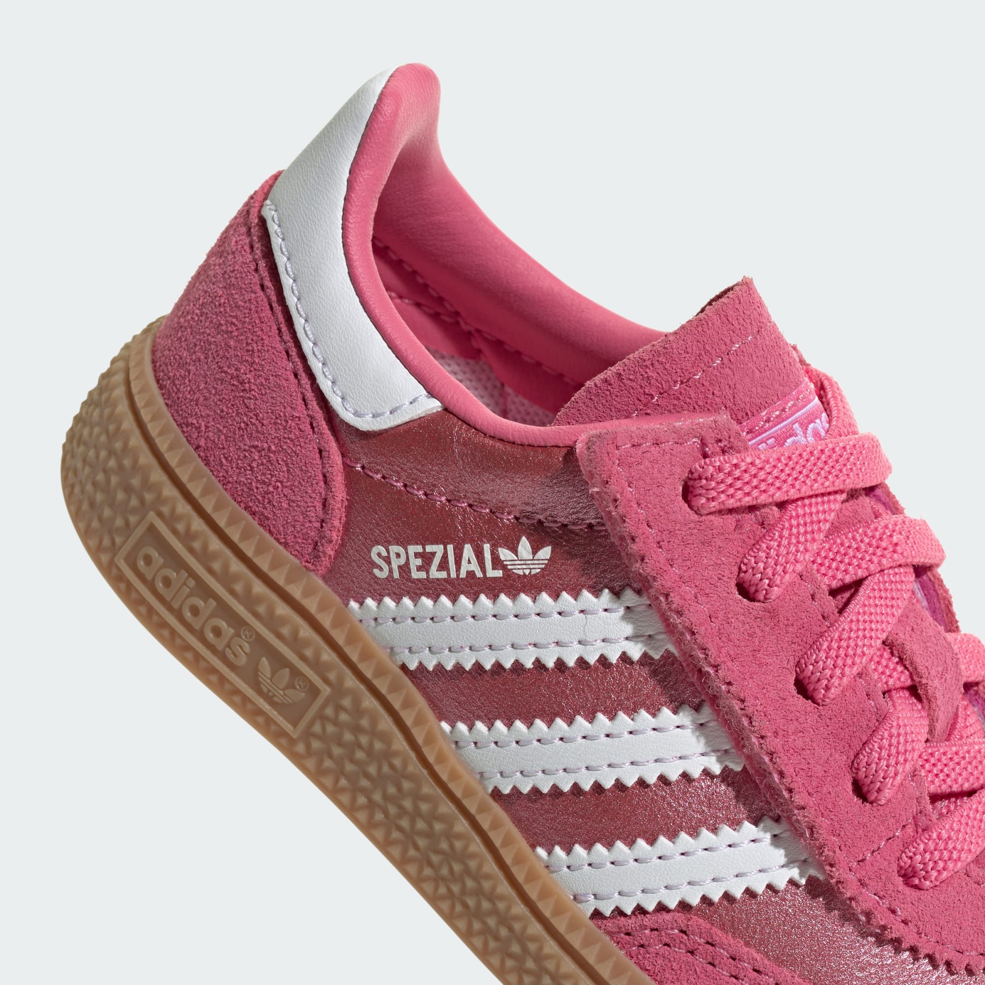 HANDBALL SPEZIAL SCHUH, KOMFORTVERSCHLUSS, ELASTISCHE SCHNÜRSENKEL – Pink Fusion / Cloud White / Gum – KH9477