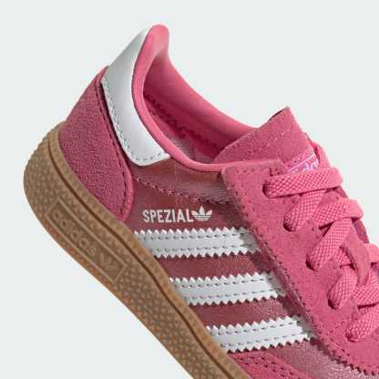 HANDBALL SPEZIAL SCHUH, KOMFORTVERSCHLUSS, ELASTISCHE SCHNÜRSENKEL – Pink Fusion / Cloud White / Gum – KH9477
