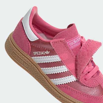 HANDBALL SPEZIAL SCHUH, KOMFORTVERSCHLUSS, ELASTISCHE SCHNÜRSENKEL – Pink Fusion / Cloud White / Gum – KH9477