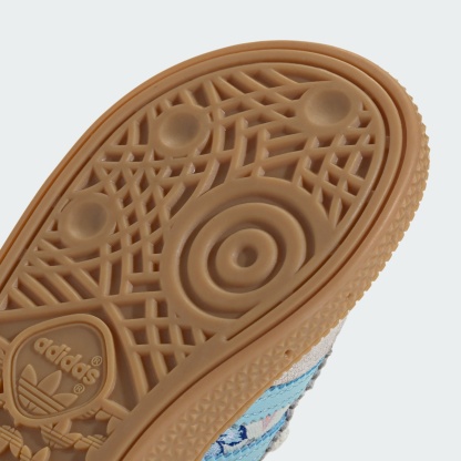 HANDBALL SPEZIAL SCHUH, KOMFORTVERSCHLUSS, ELASTISCHE SCHNÜRSENKEL – Off White / Icey Blue / Gum – KK0952