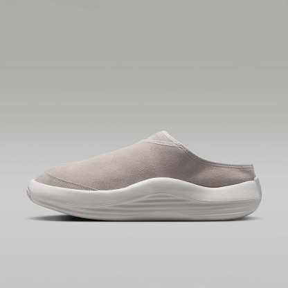 Jordan Future Mules (Herren) – Light Iron Ore/Swan/Legend Medium Brown