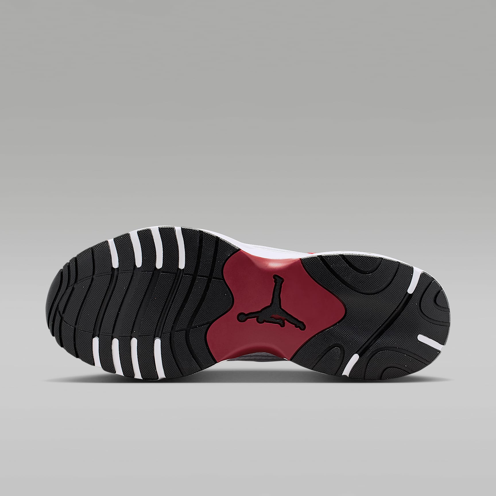 Jordan Trunner Flow Schuhe (Herren) – Weiß/Gym Red/Metallic Silver/Schwarz