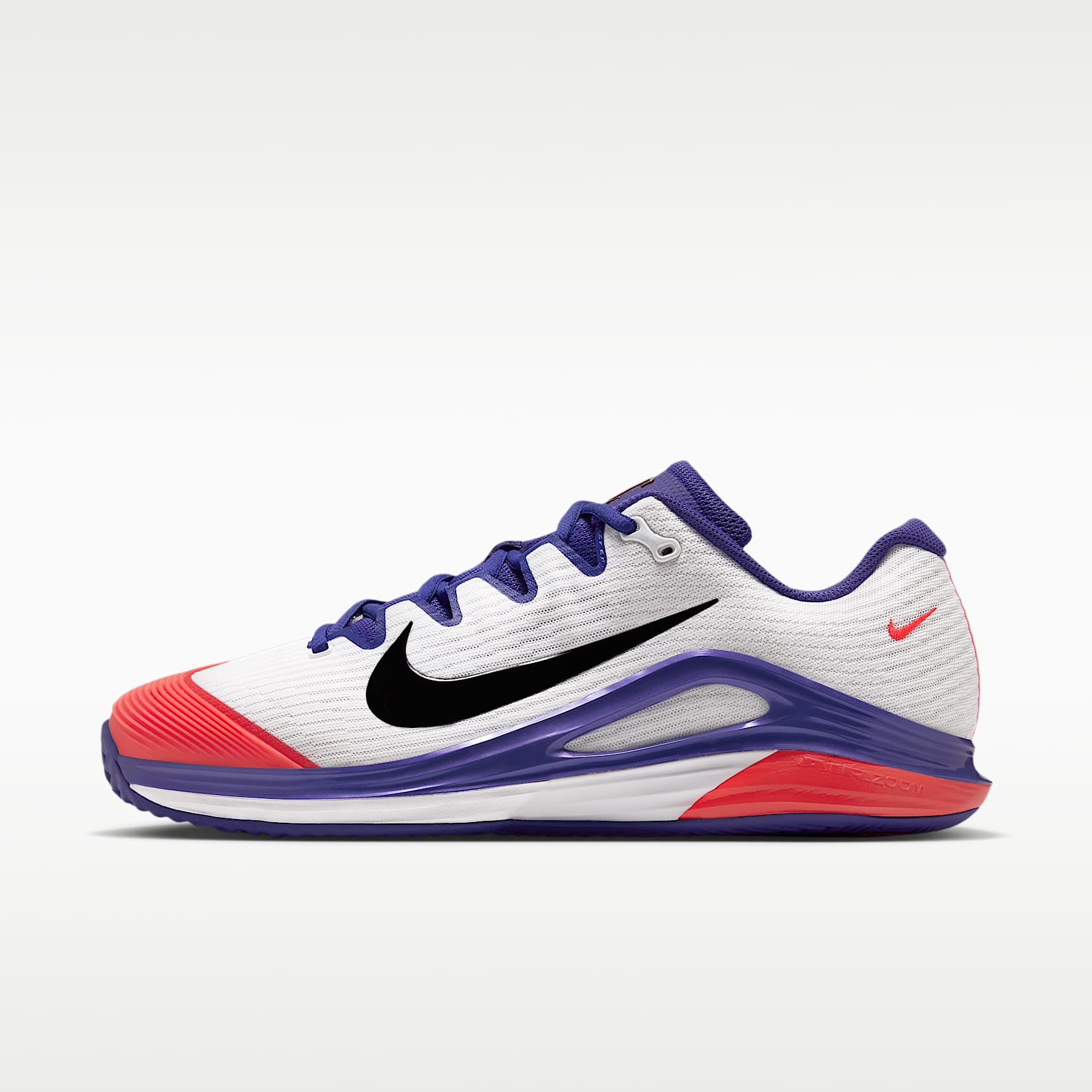 Nike Vapor 12 PRM Tennisschuhe für Clay Courts (Herren) – Weiß/Dark Concord/Bright Crimson/Burgundy Ash
