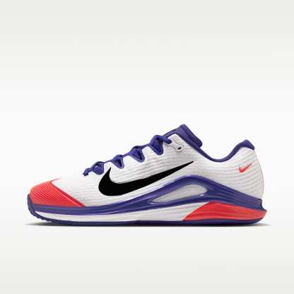 Nike Vapor 12 PRM Tennisschuhe für Clay Courts (Herren) – Weiß/Dark Concord/Bright Crimson/Burgundy Ash