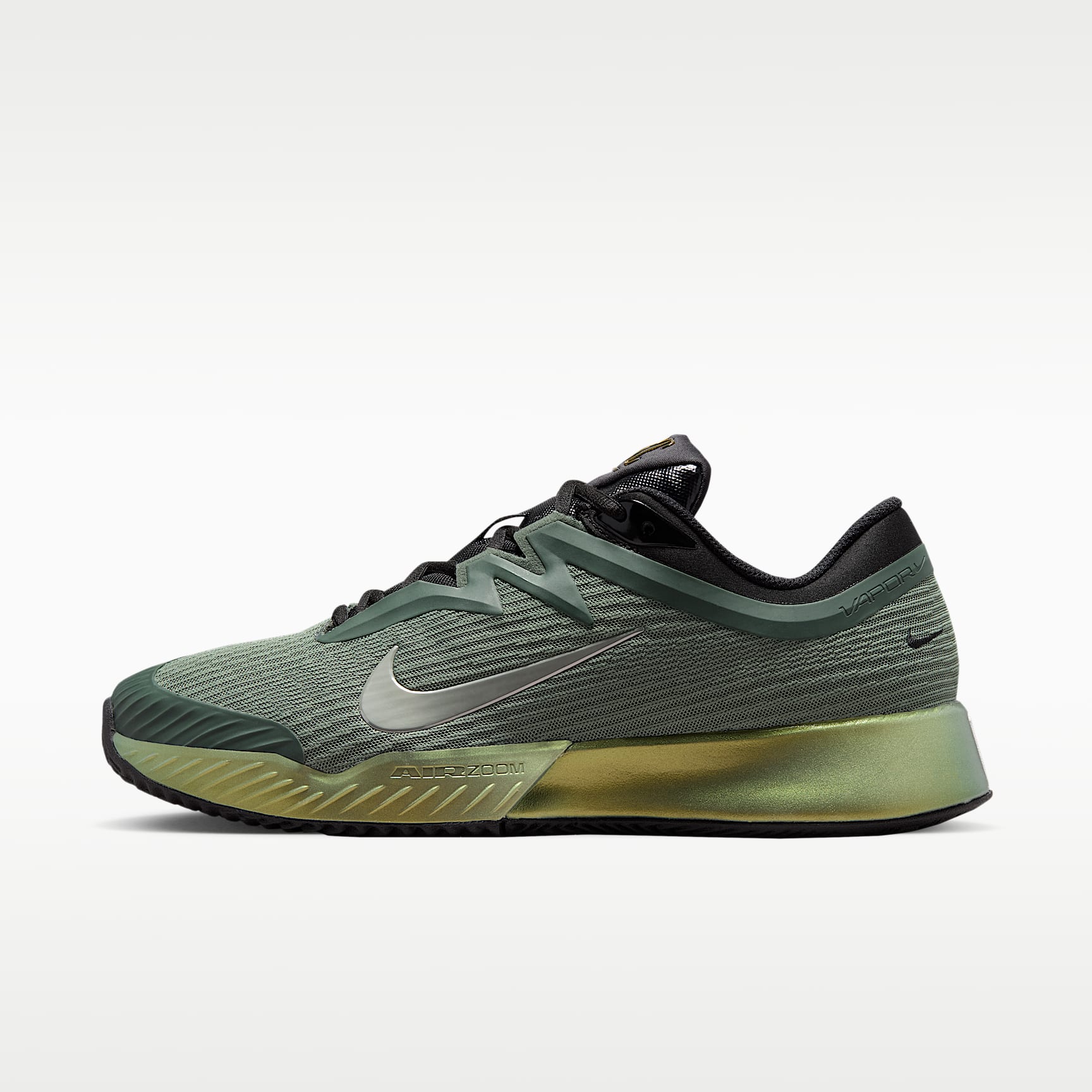 Nike Vapor Pro 3 PRM Clay Court Tennisschuhe (Herren) – Camo Green/Pure Platinum/Schwarz/Metallic Gold