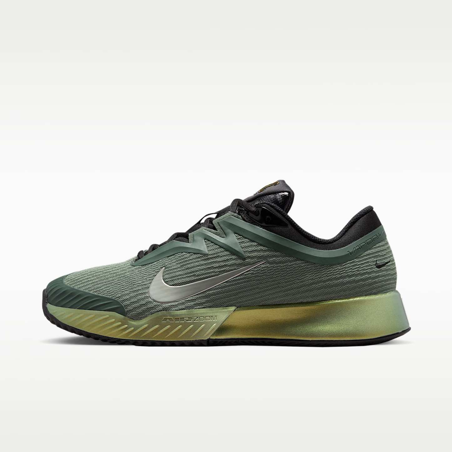 Nike Vapor Pro 3 PRM Clay Court Tennisschuhe (Herren) – Camo Green/Pure Platinum/Schwarz/Metallic Gold