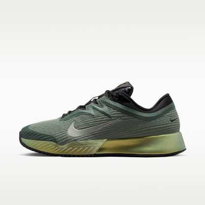 Nike Vapor Pro 3 PRM Clay Court Tennisschuhe (Herren) – Camo Green/Pure Platinum/Schwarz/Metallic Gold