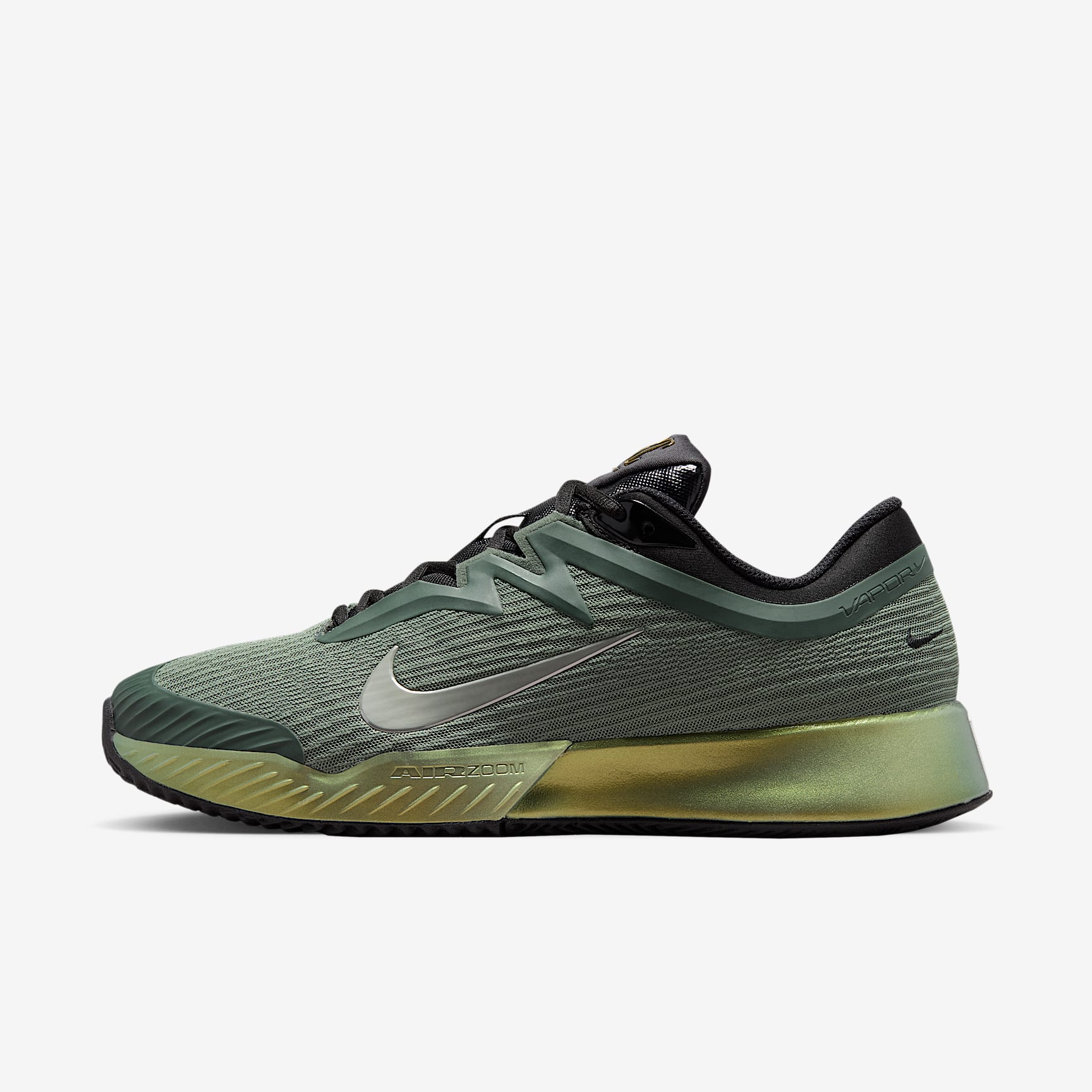 Nike Vapor Pro 3 PRM Clay Court Tennisschuhe (Herren) – Camo Green/Pure Platinum/Schwarz/Metallic Gold