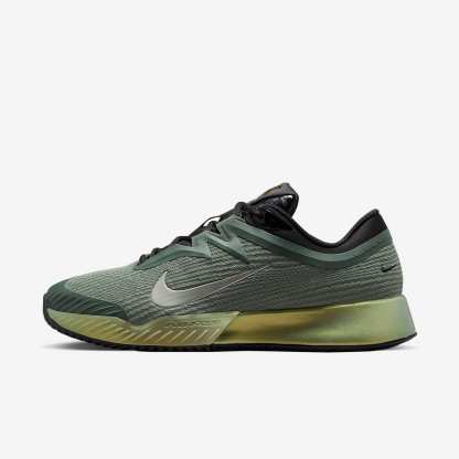 Nike Vapor Pro 3 PRM Clay Court Tennisschuhe (Herren) – Camo Green/Pure Platinum/Schwarz/Metallic Gold