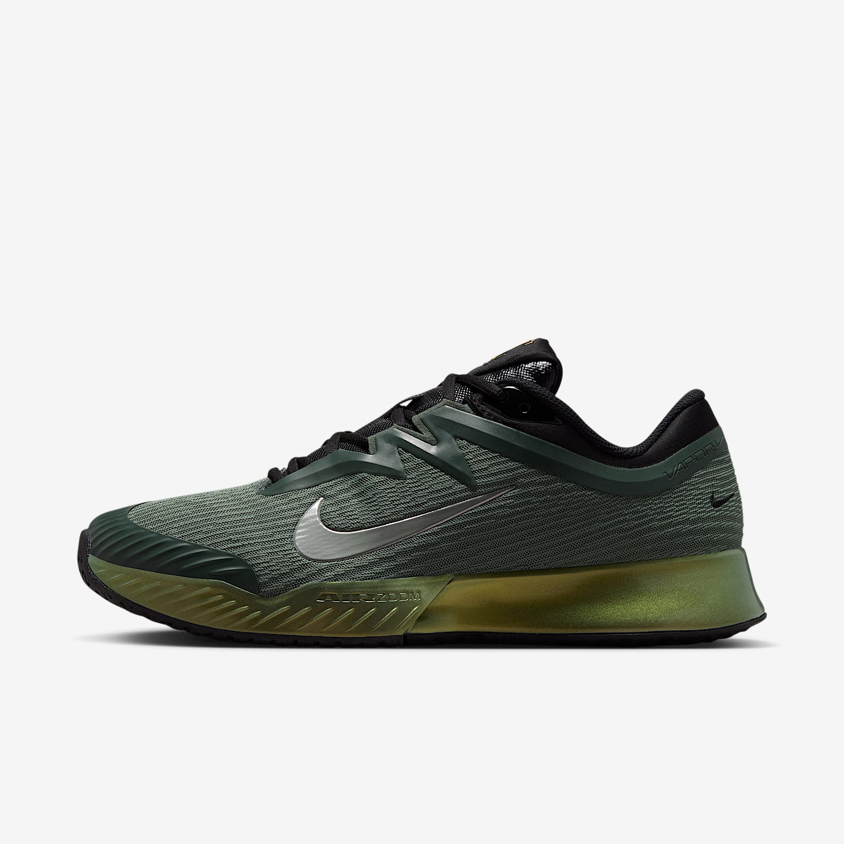 Nike Vapor Pro 3 PRM Tennisschuhe für den Hartplatz (Herren) – Camo Green/Pure Platinum/Schwarz/Metallic Gold