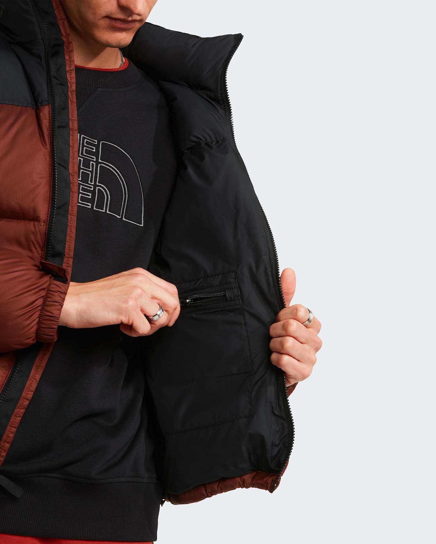 1996 Retro Nuptse Jacke für Herren – Ember Soil-TNF Black