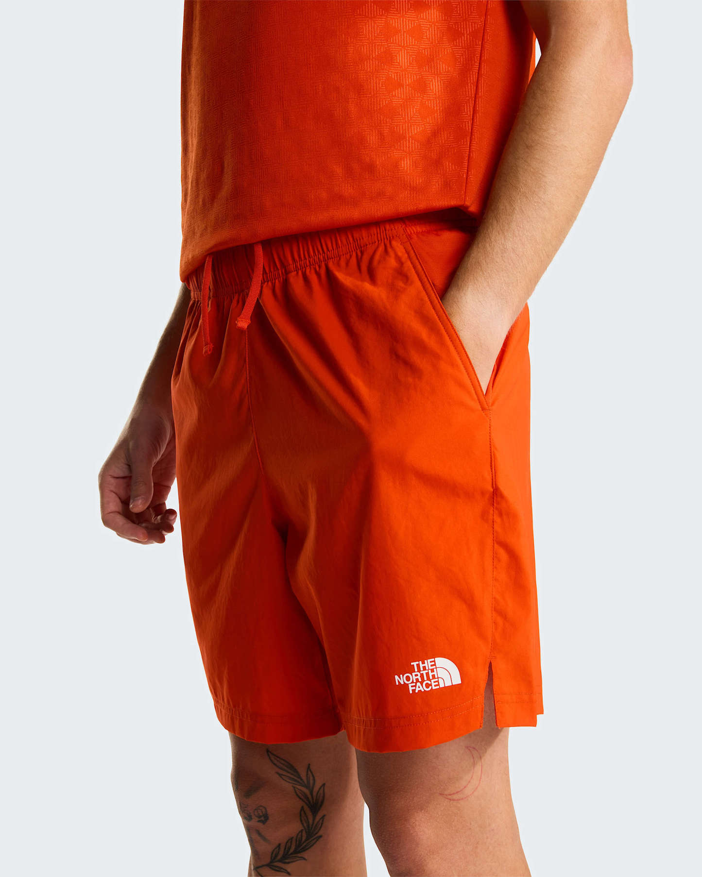 24/7 Shorts mit 17,8cm Innenbeinlänge für Herren – Lava Red