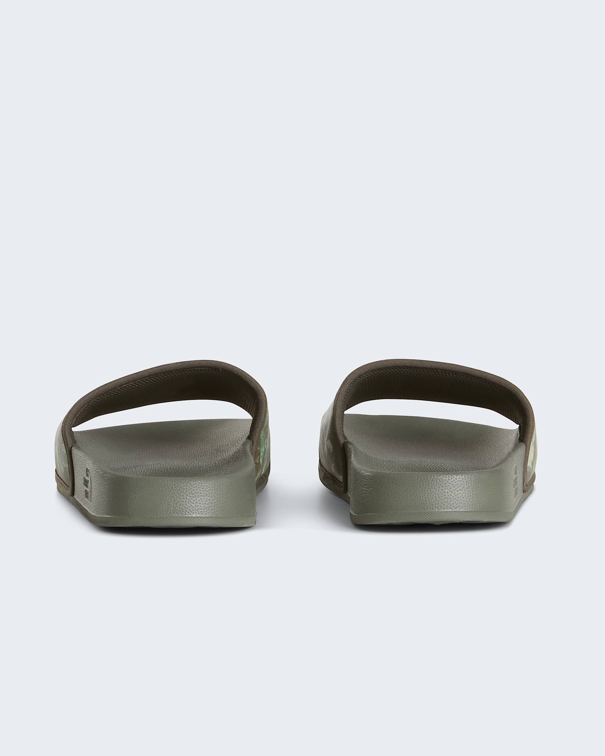 Base Camp Slides III Schlappen für Herren – Military Olive Stippled Camo Print-TNF Black