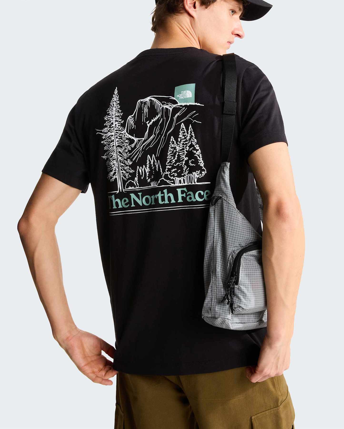 Monte normal geschnittenes T-Shirt mit Grafik für Herren – TNF Black
