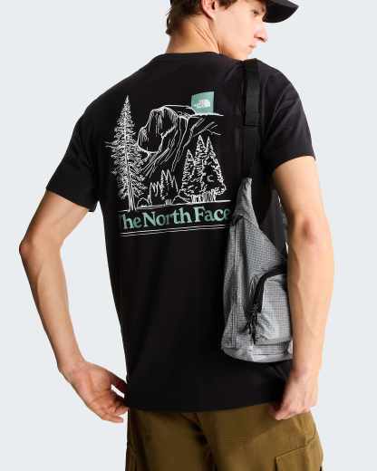 Monte normal geschnittenes T-Shirt mit Grafik für Herren – TNF Black