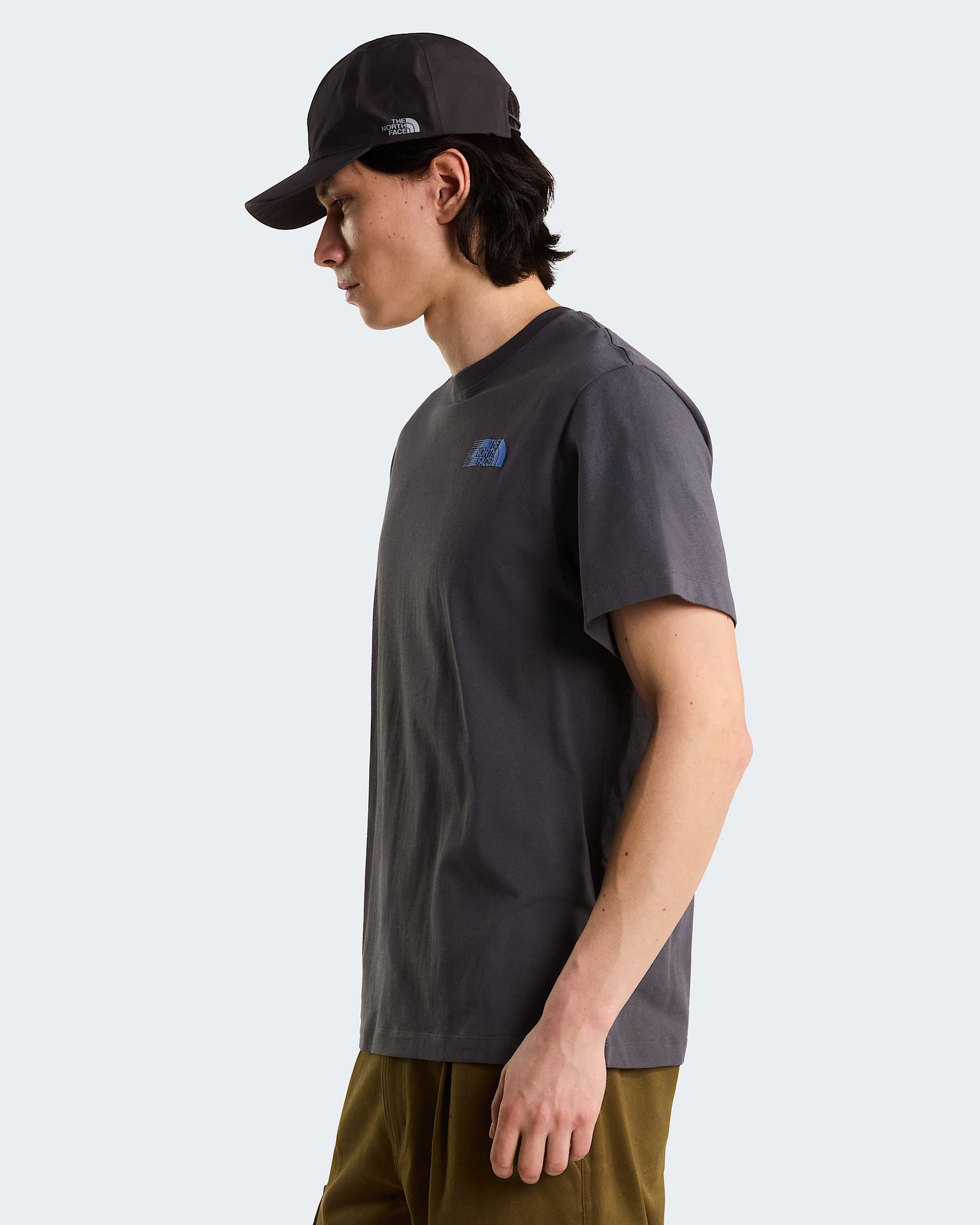 Retro Trail Graphic T-Shirt in Relaxed Fit Herren – Anthracite Grey