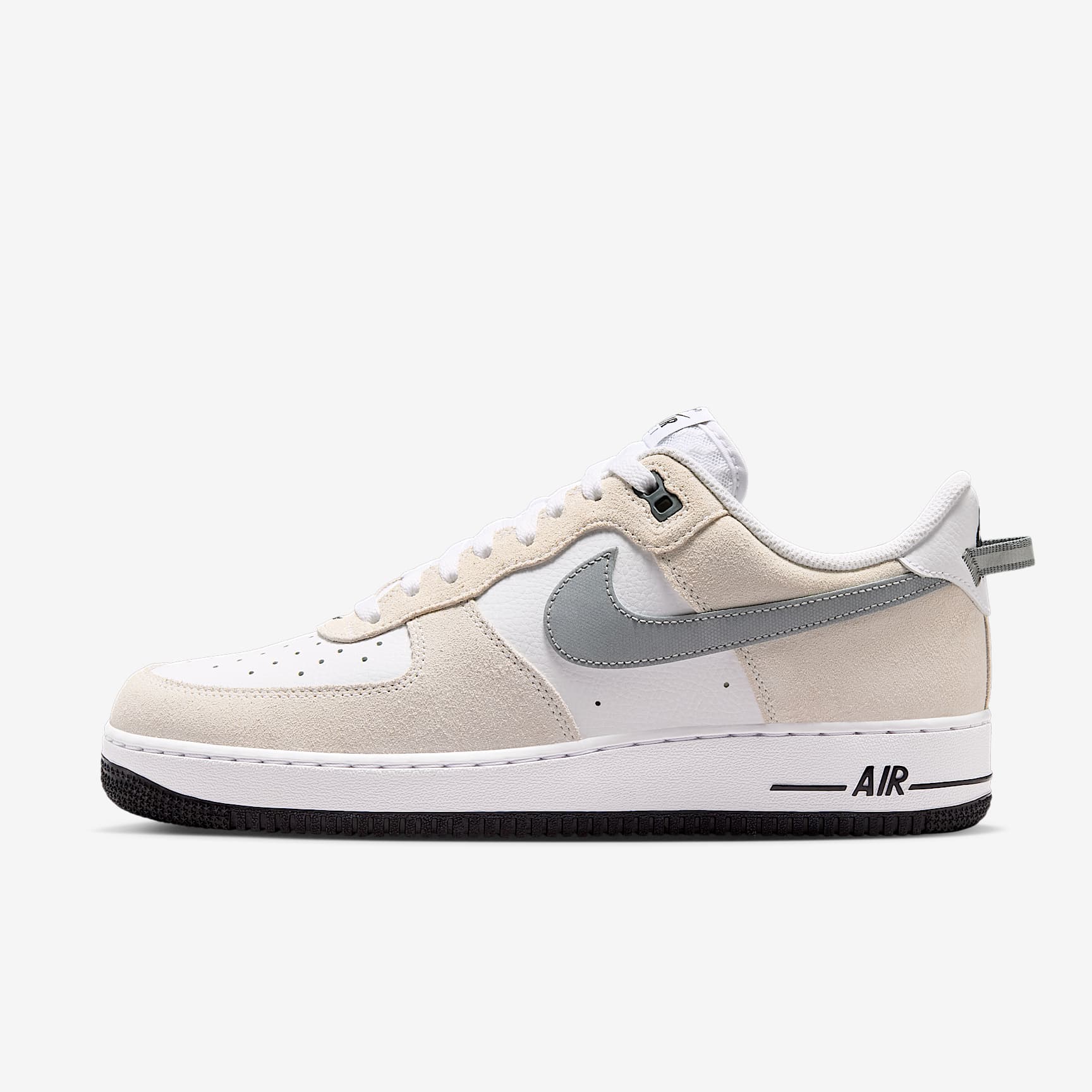 Nike Air Force 1 '07 LV8 Schuh (Herren) – Weiß/Schwarz/Cool Grey/Metallic Cool Grey