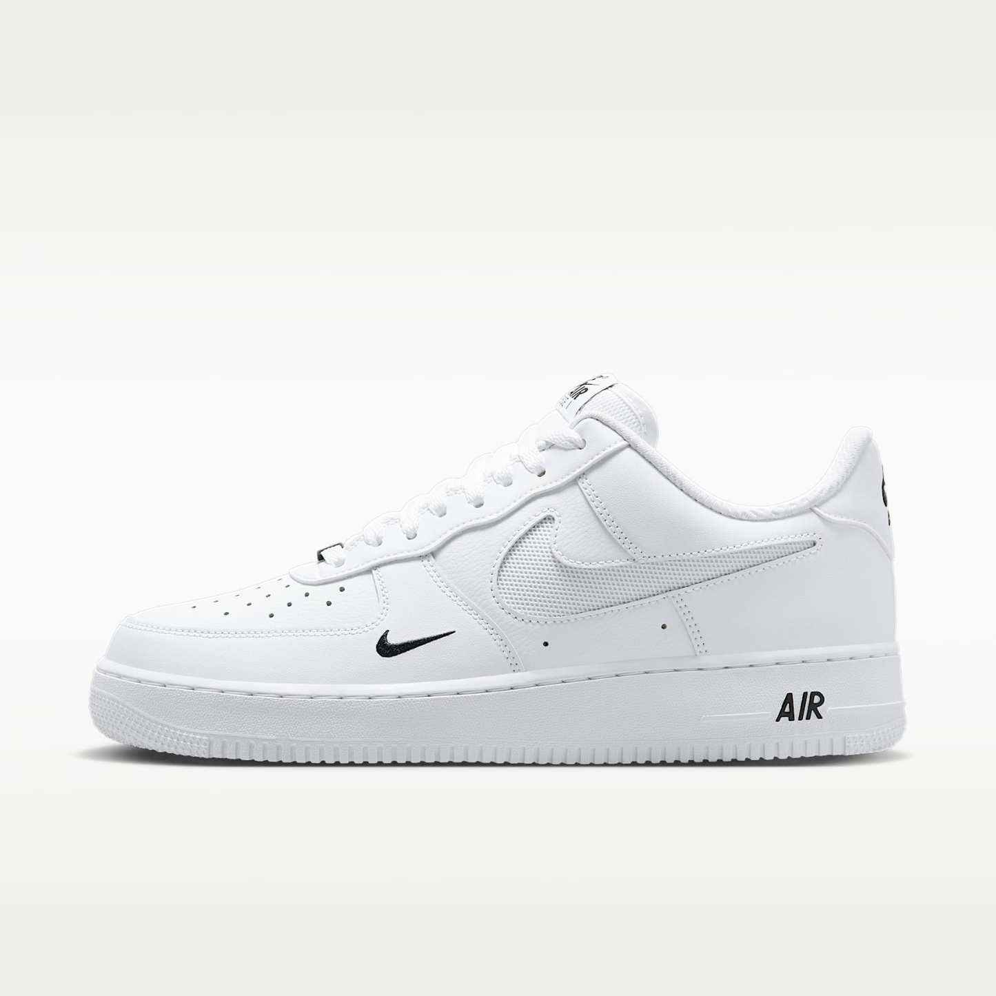 Nike Air Force 1 '07 LV8 Schuh (Herren) – Weiß/Schwarz/Reflect Silver
