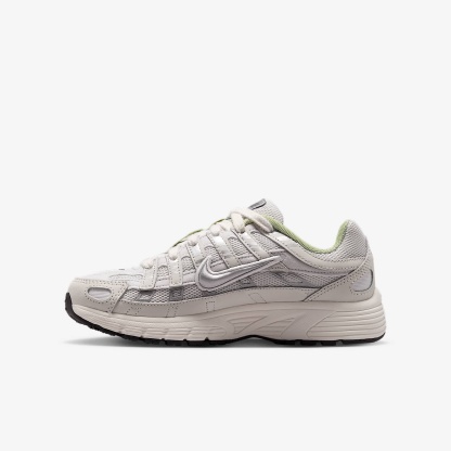 Nike P-6000 Schuh (ältere Kinder) – Platinum Tint/Sail/Anthracite/Metallic Silver