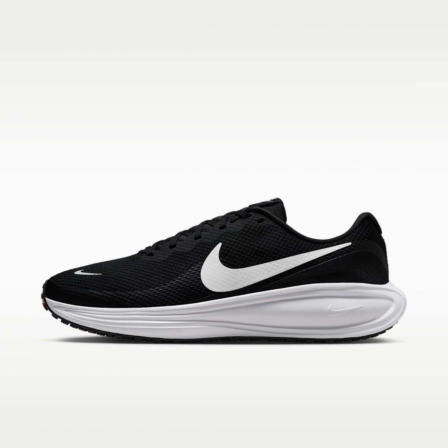 Nike Revolution 8 Straßenlaufschuh (Herren, weit) – Schwarz/Schwarz/Weiß