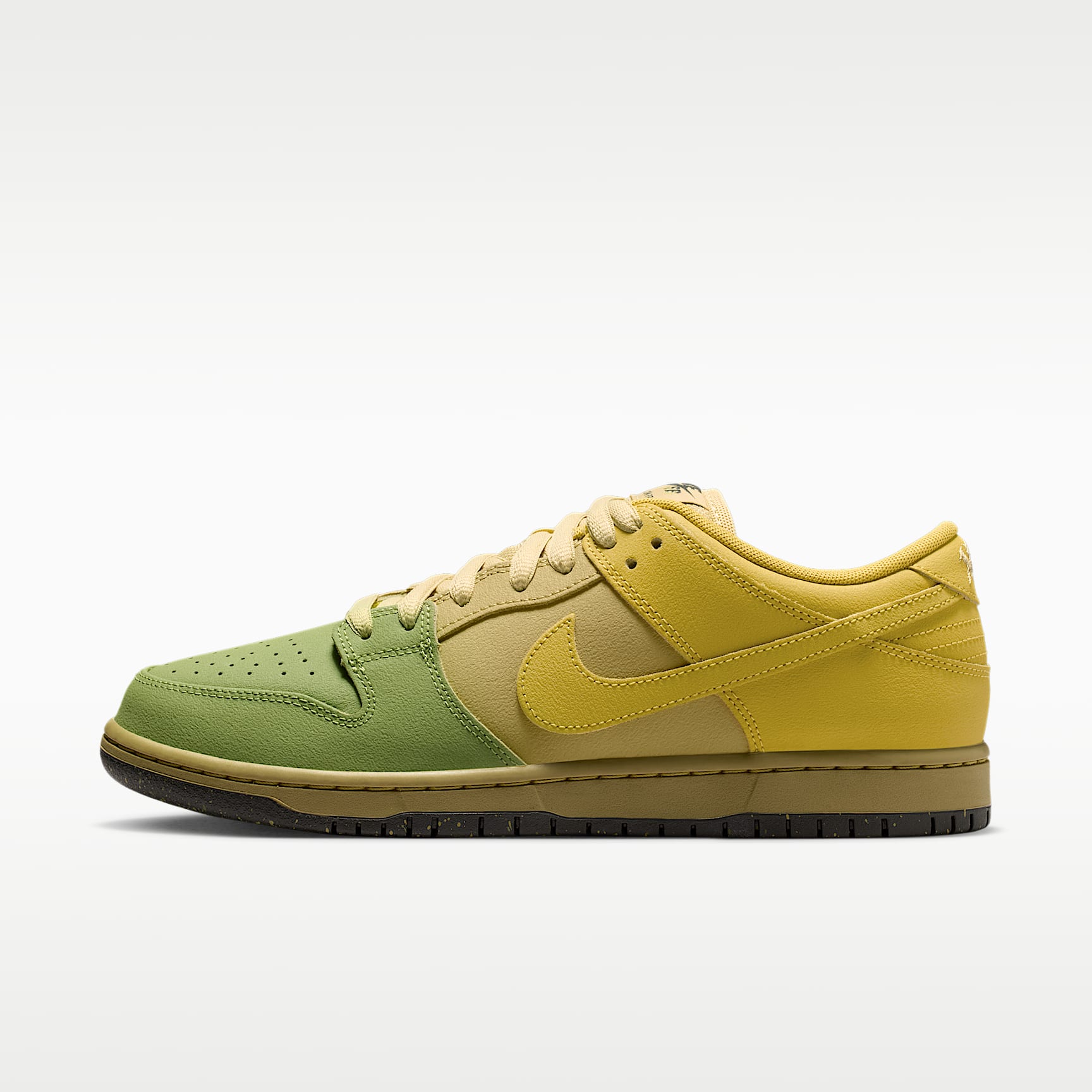 Nike SB Dunk Low Pro Skate-Schuh (Herren) – Saffron Quartz/Pear/Buff Gold/Saffron Quartz