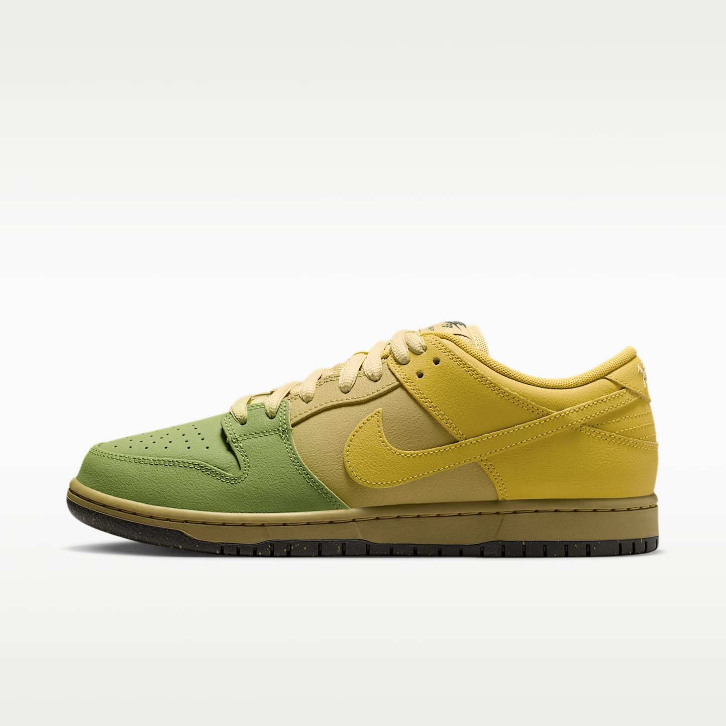 Nike SB Dunk Low Pro Skate-Schuh (Herren) – Saffron Quartz/Pear/Buff Gold/Saffron Quartz