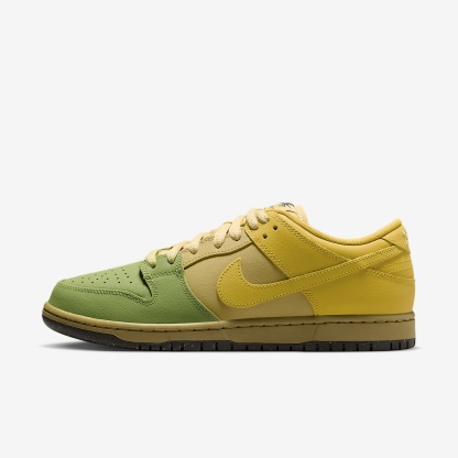 Nike SB Dunk Low Pro Skate-Schuh (Herren) – Saffron Quartz/Pear/Buff Gold/Saffron Quartz